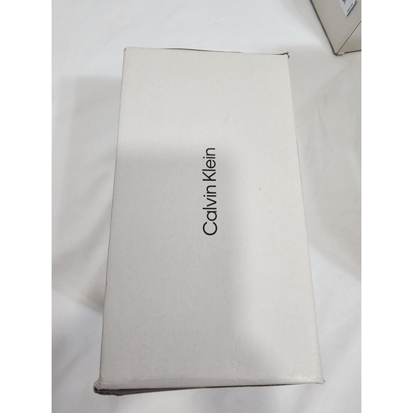 Calvin Klein 3 Slim Short Sleeve V-necks - Picture 4 of 5